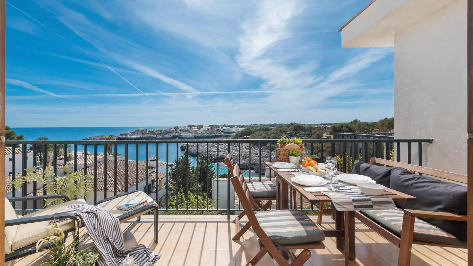 Vacaciones En Harmonia, Mar Y Playa En Mallorca contacts